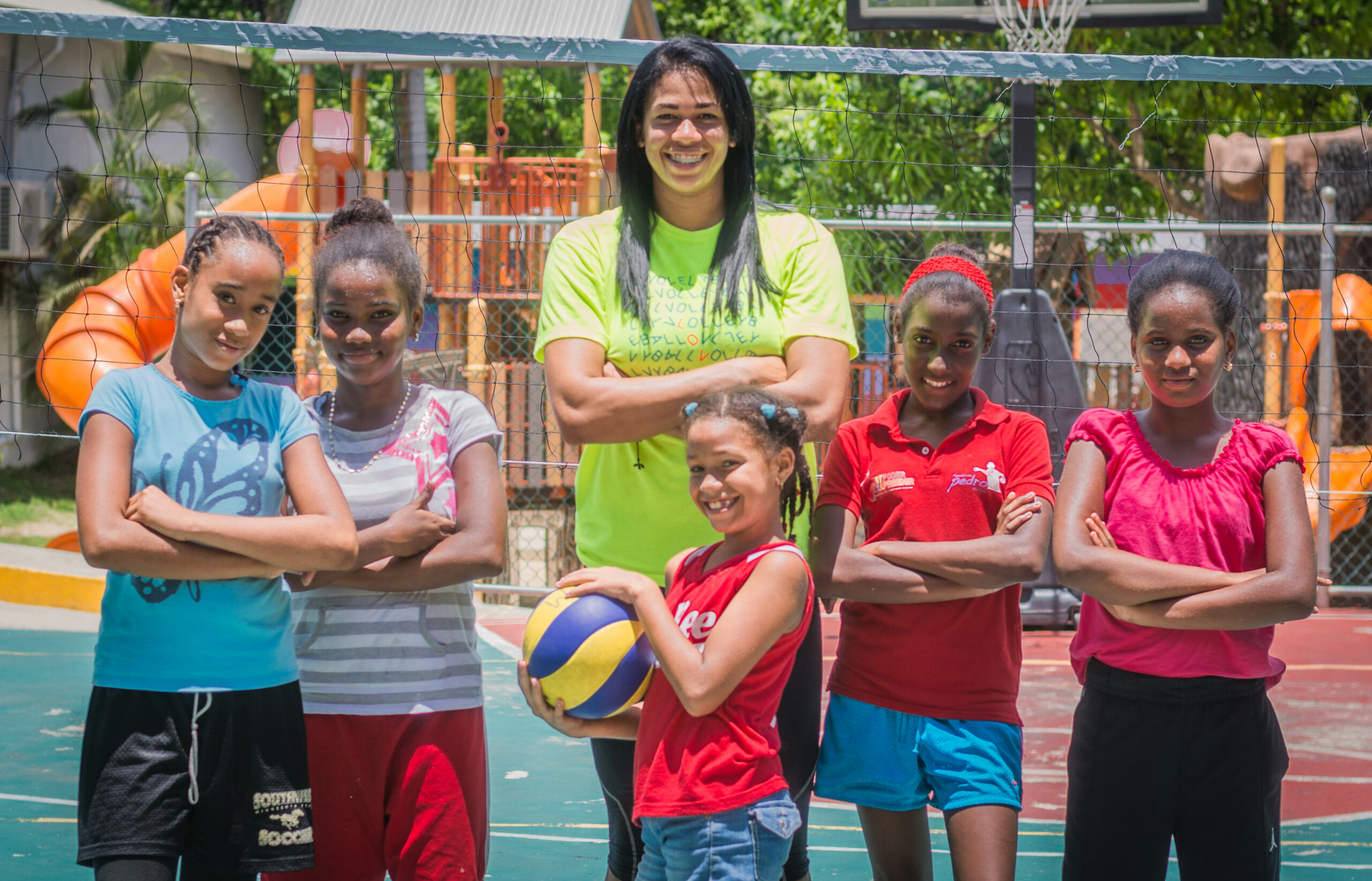 Clínica de voleibol con Reinas del Caribe